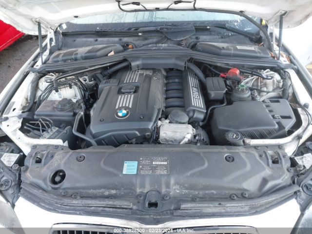 Photo 9 VIN: WBANV1C50AC388493 - BMW 528I 