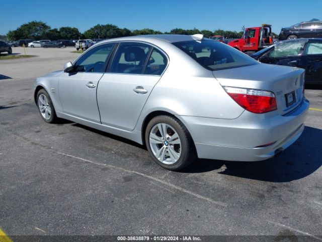 Photo 2 VIN: WBANV1C52AC445339 - BMW 528I 