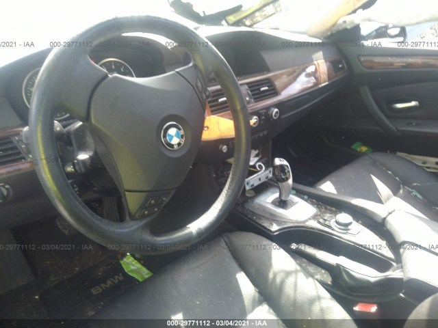 Photo 4 VIN: WBANV1C53AC443583 - BMW 5 