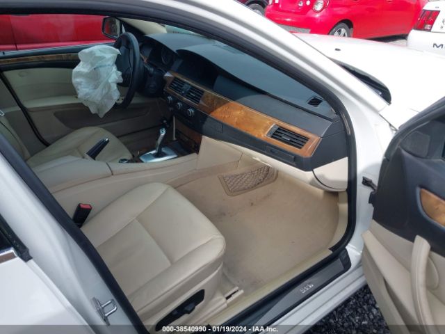 Photo 4 VIN: WBANV1C55AC442922 - BMW 528I 