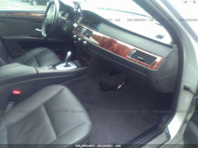 Photo 4 VIN: WBANV1C56AC444436 - BMW 5 