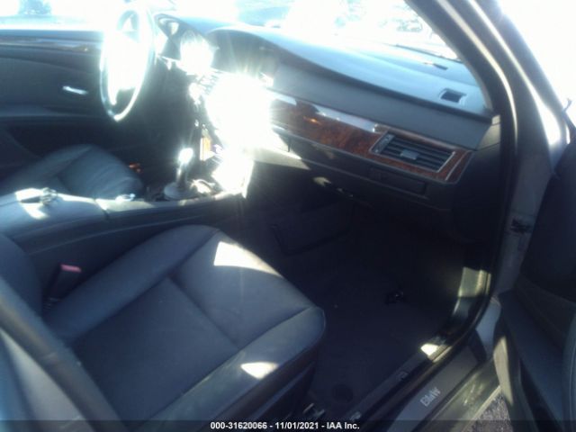 Photo 4 VIN: WBANV1C59AC389657 - BMW 5 