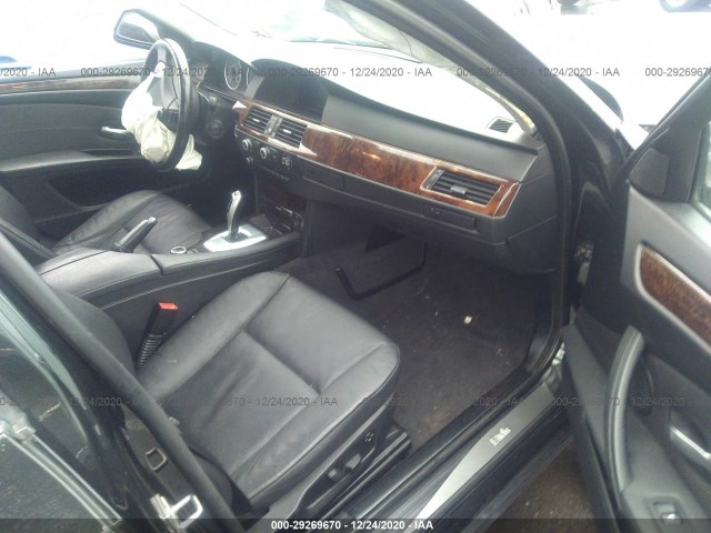 Photo 4 VIN: WBANV1C5XAC389201 - BMW 5 