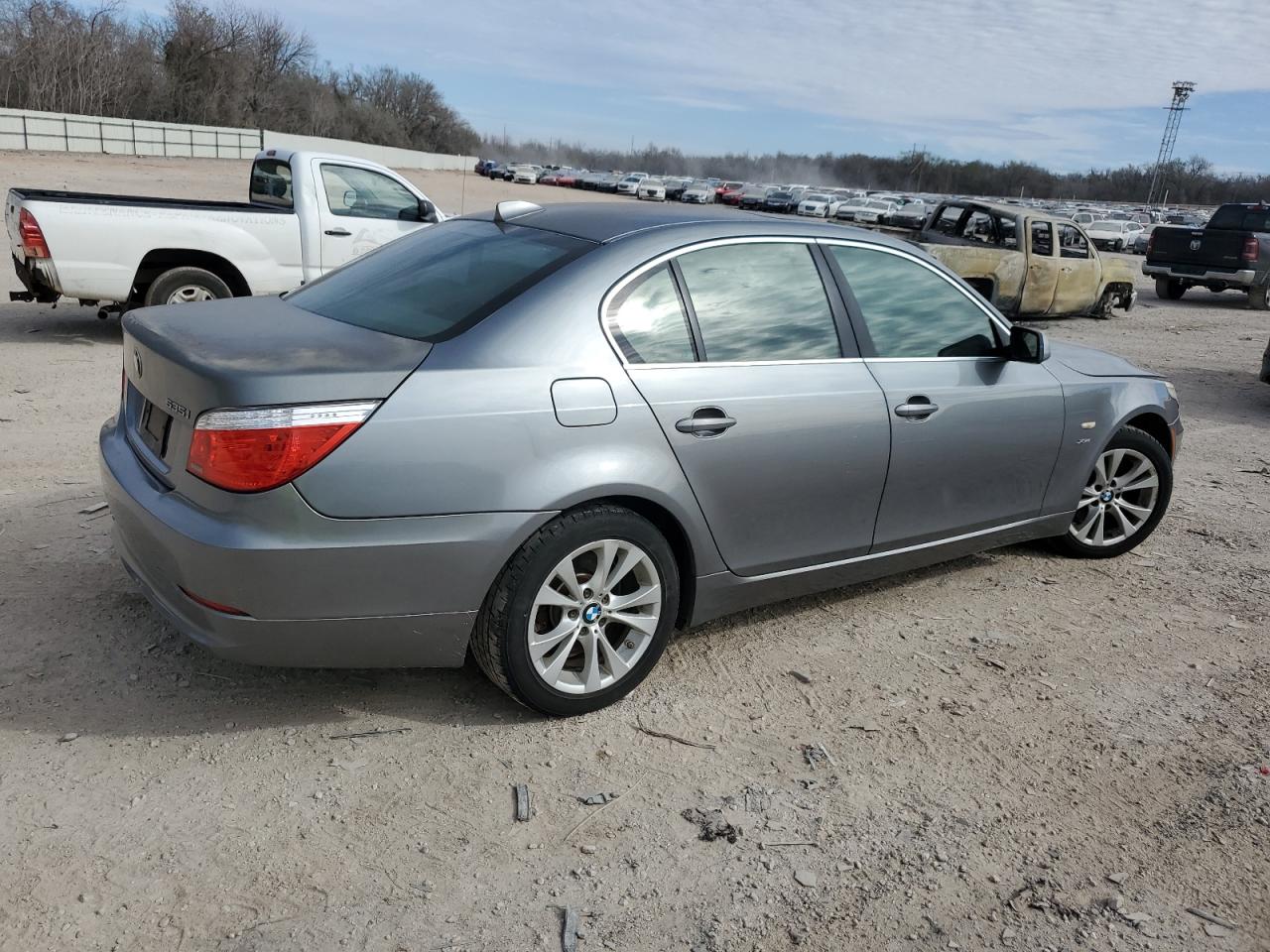 Photo 2 VIN: WBANV93569C136015 - BMW 5ER 