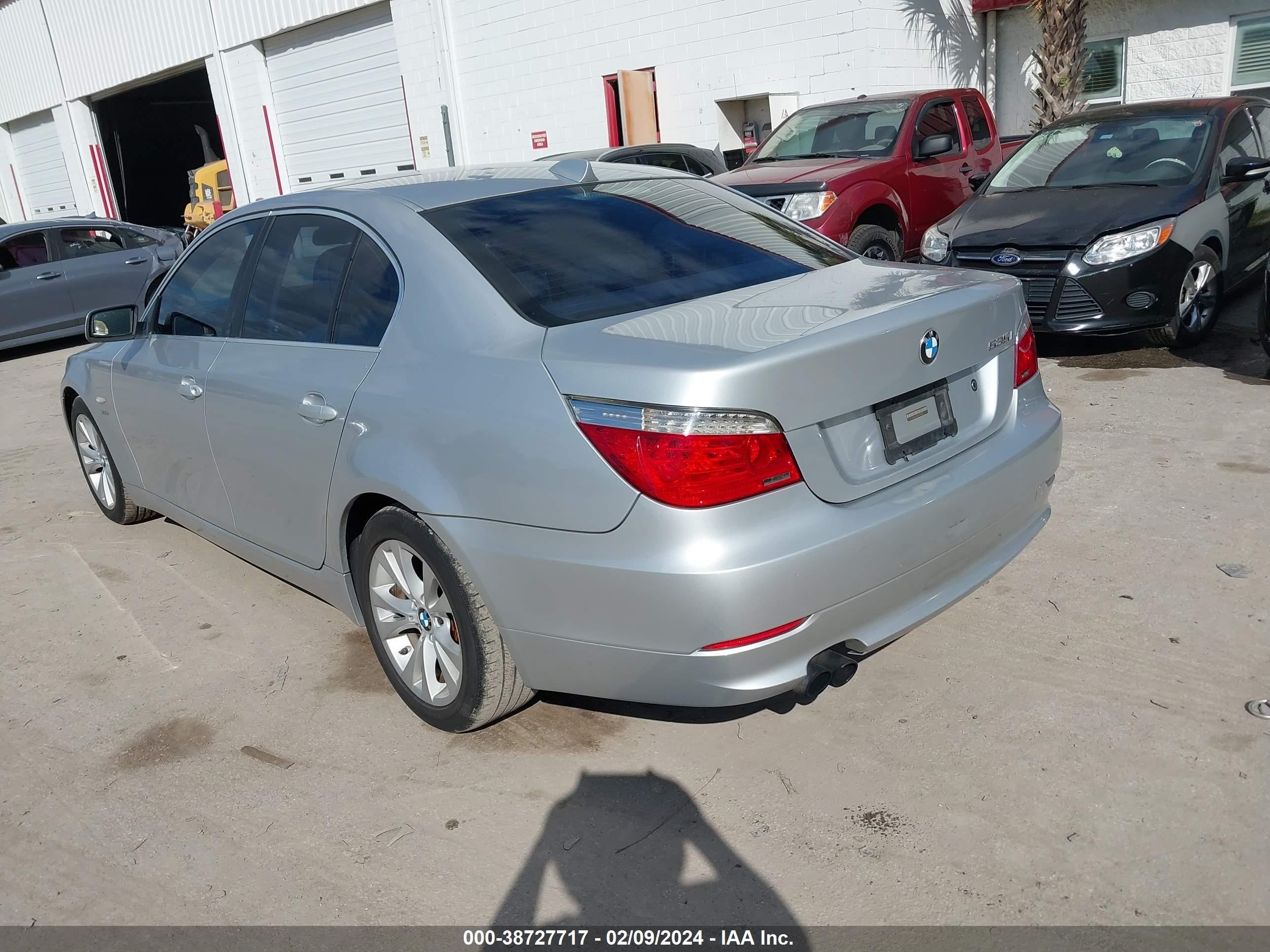 Photo 2 VIN: WBANV935X9C133215 - BMW 5ER 