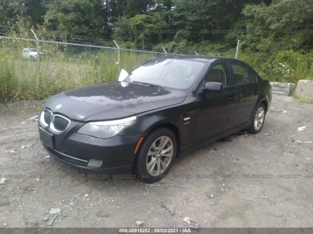 Photo 1 VIN: WBANV9C52AC138042 - BMW 5 