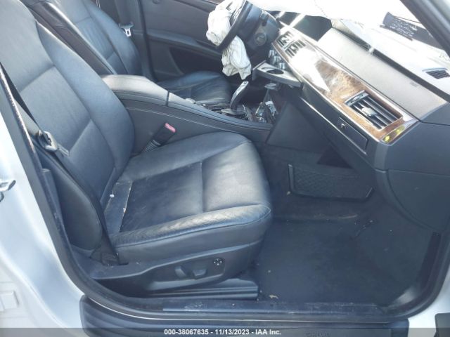 Photo 4 VIN: WBANV9C53AC136669 - BMW 535I 