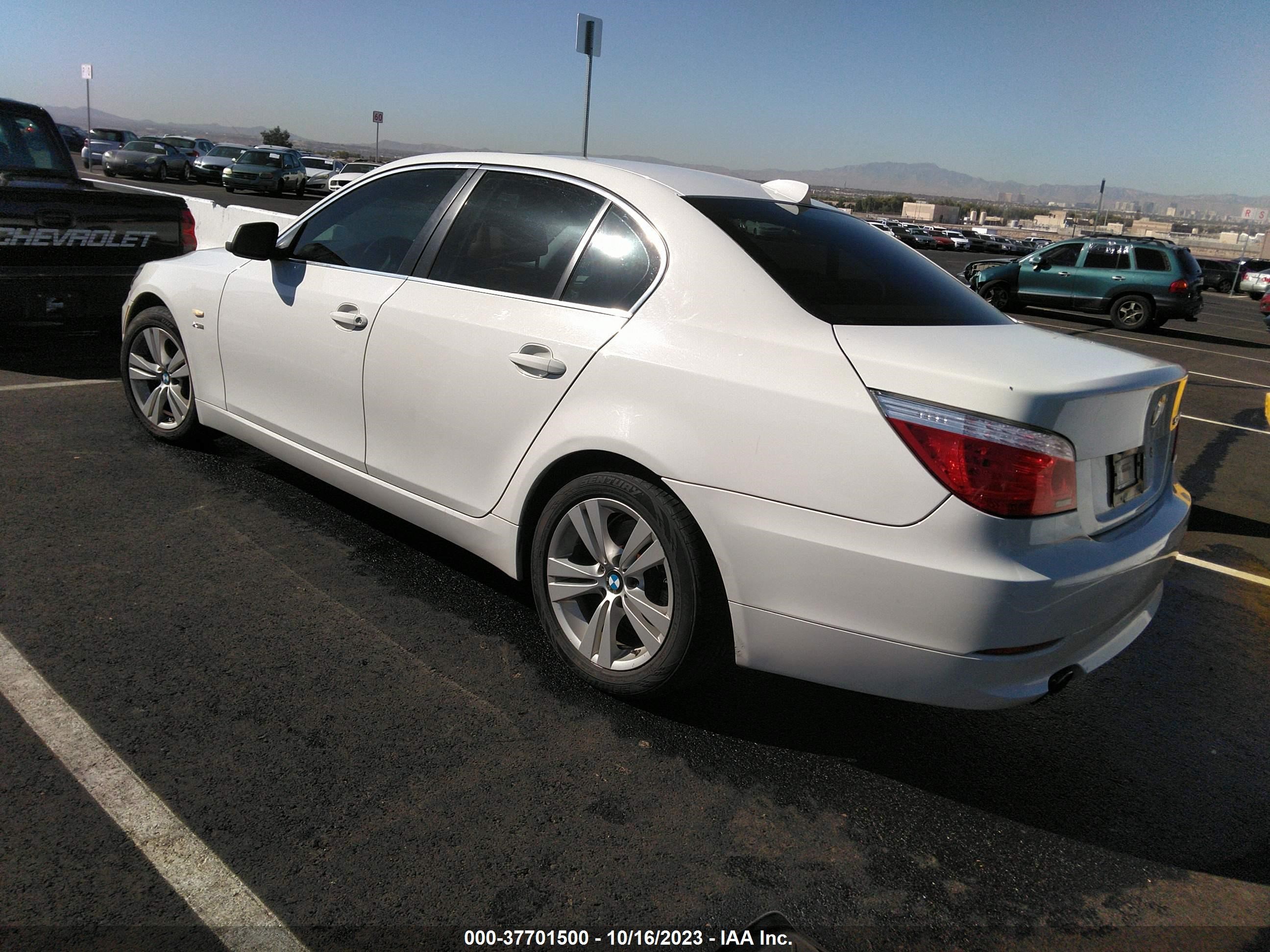 Photo 2 VIN: WBANV9C53AC139748 - BMW 5 SERIES 