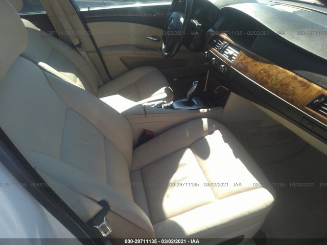 Photo 4 VIN: WBANV9C55AC136494 - BMW 5 