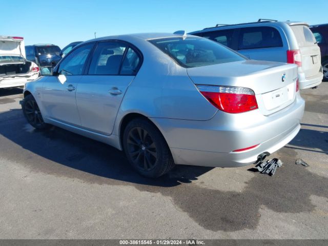 Photo 2 VIN: WBANV9C57AC138490 - BMW 535I 