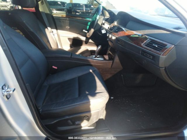 Photo 4 VIN: WBANV9C59AC136501 - BMW 535I 