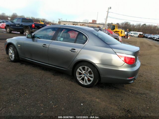 Photo 2 VIN: WBANV9C59AC137275 - BMW 535I 