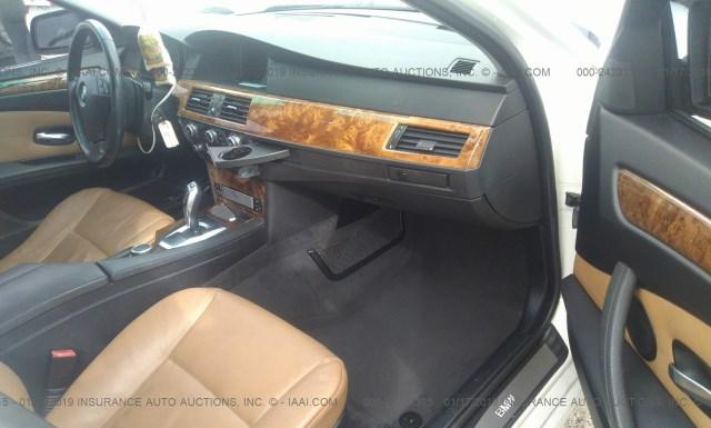 Photo 4 VIN: WBANW13598CZ77727 - BMW 535 