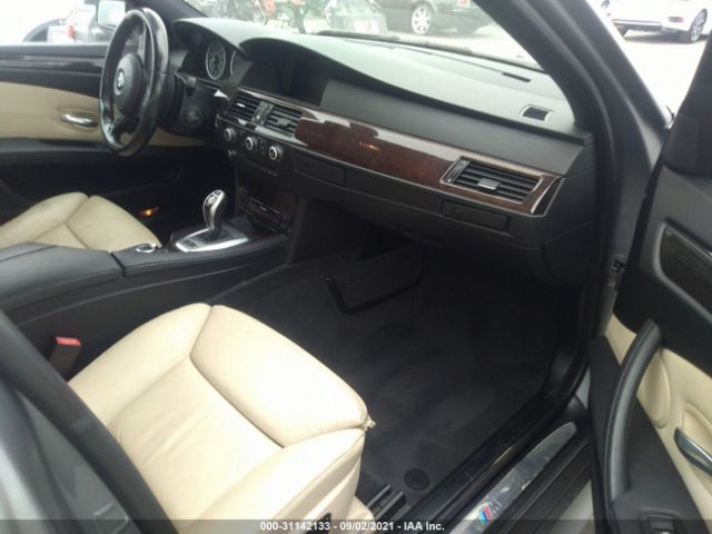 Photo 4 VIN: WBANW1C50AC165237 - BMW 5 