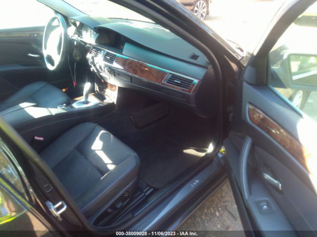 Photo 4 VIN: WBANW1C53AC165779 - BMW 535I 