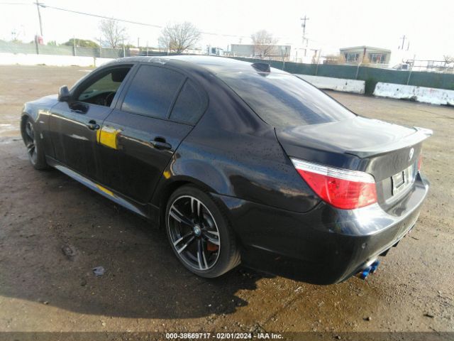 Photo 2 VIN: WBANW5C5XACT56767 - BMW 550I 