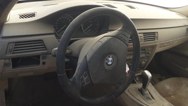 Photo 14 VIN: WBAPG5106AA588131 - BMW 320I 