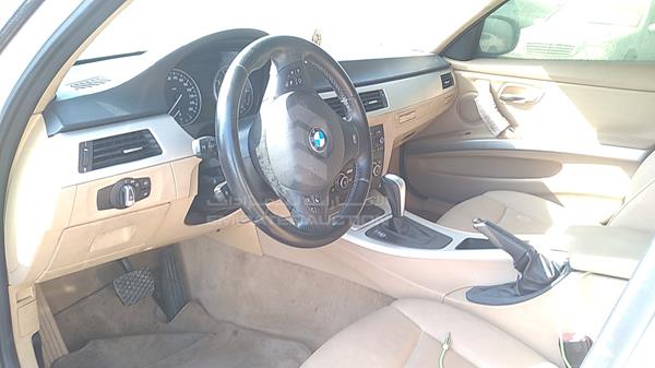 Photo 13 VIN: WBAPG5109CF058144 - BMW 320I 