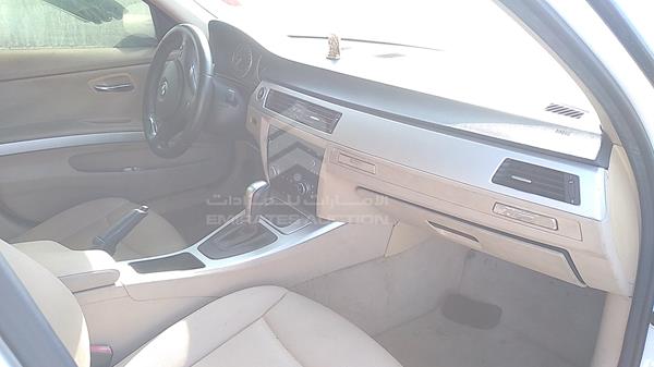 Photo 21 VIN: WBAPG5109CF058144 - BMW 320I 