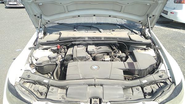 Photo 26 VIN: WBAPG5109CF058144 - BMW 320I 