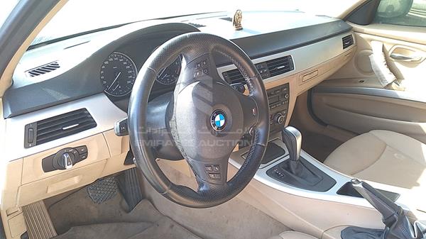 Photo 9 VIN: WBAPG5109CF058144 - BMW 320I 