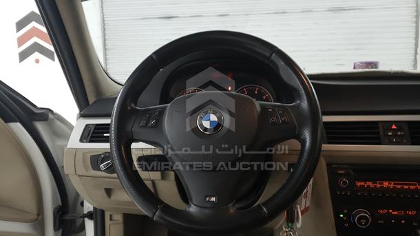 Photo 12 VIN: WBAPG5109CF058144 - BMW 320I 