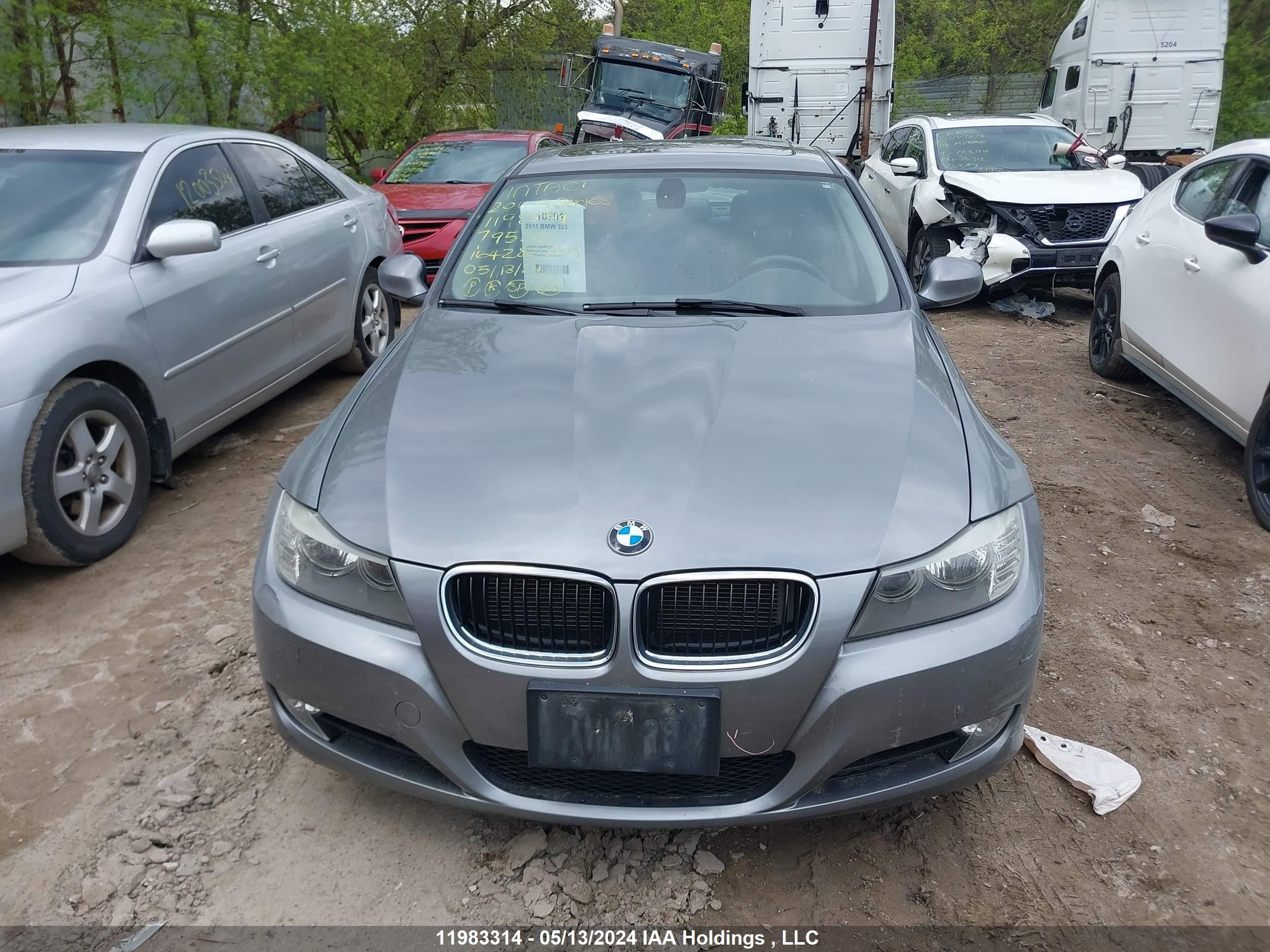 Photo 11 VIN: WBAPG7C52BA795315 - BMW 3ER 