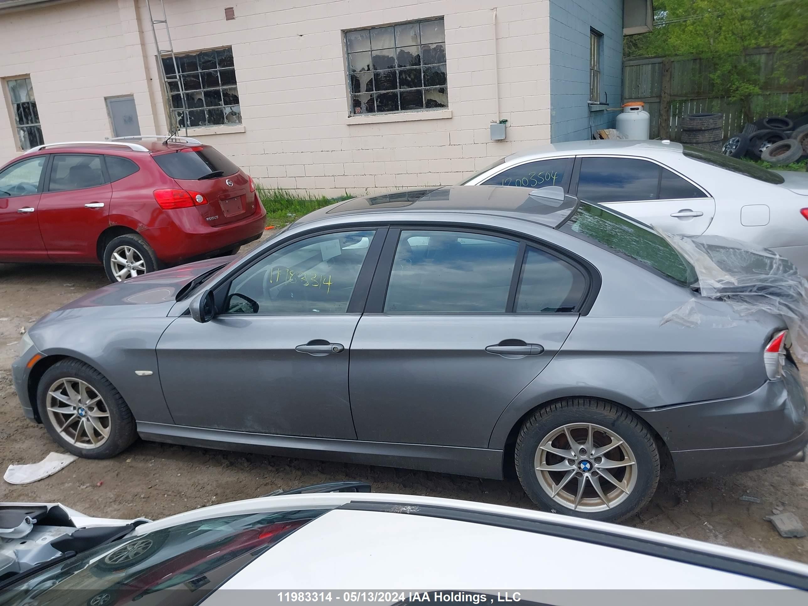 Photo 13 VIN: WBAPG7C52BA795315 - BMW 3ER 