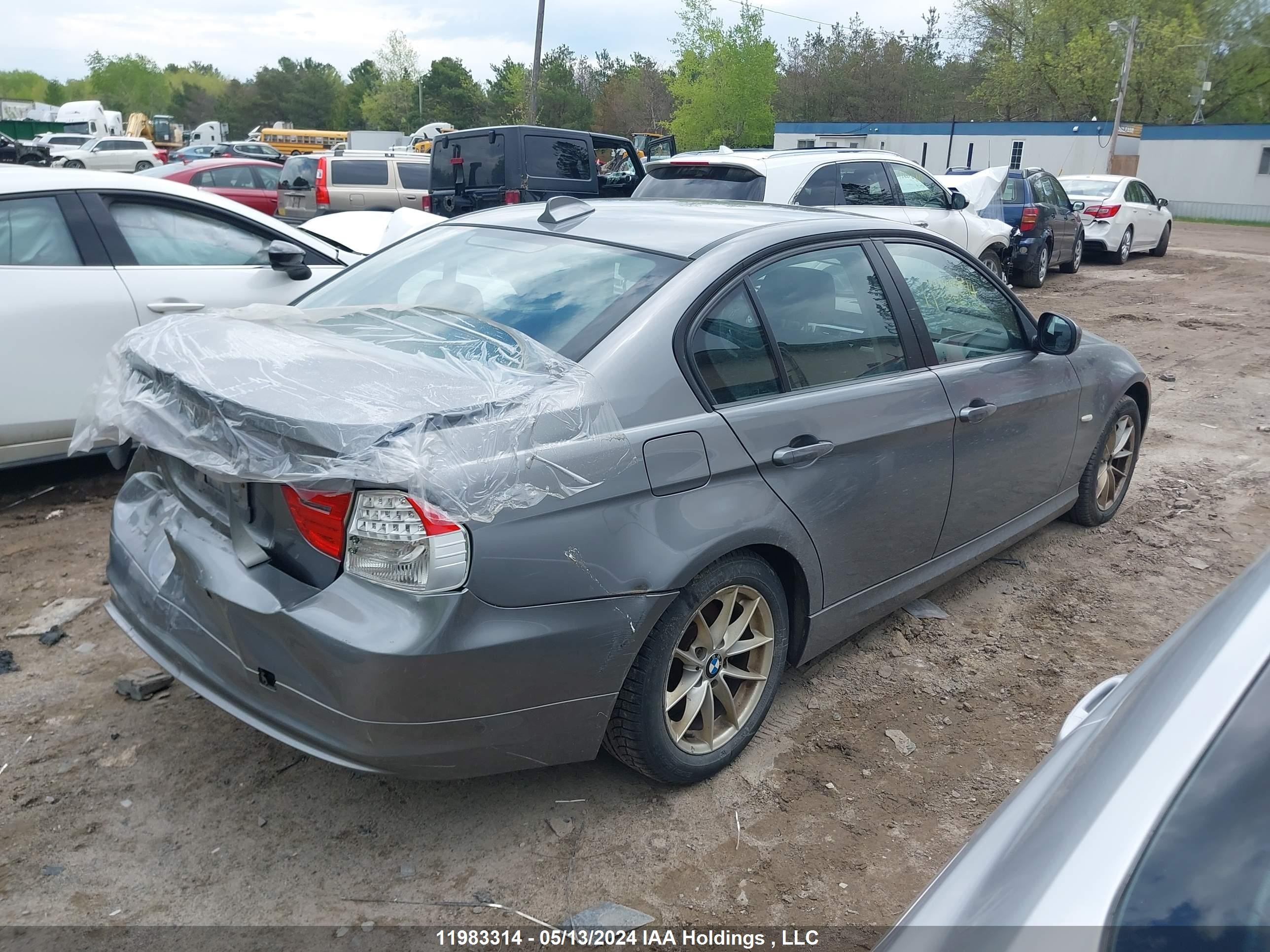 Photo 3 VIN: WBAPG7C52BA795315 - BMW 3ER 