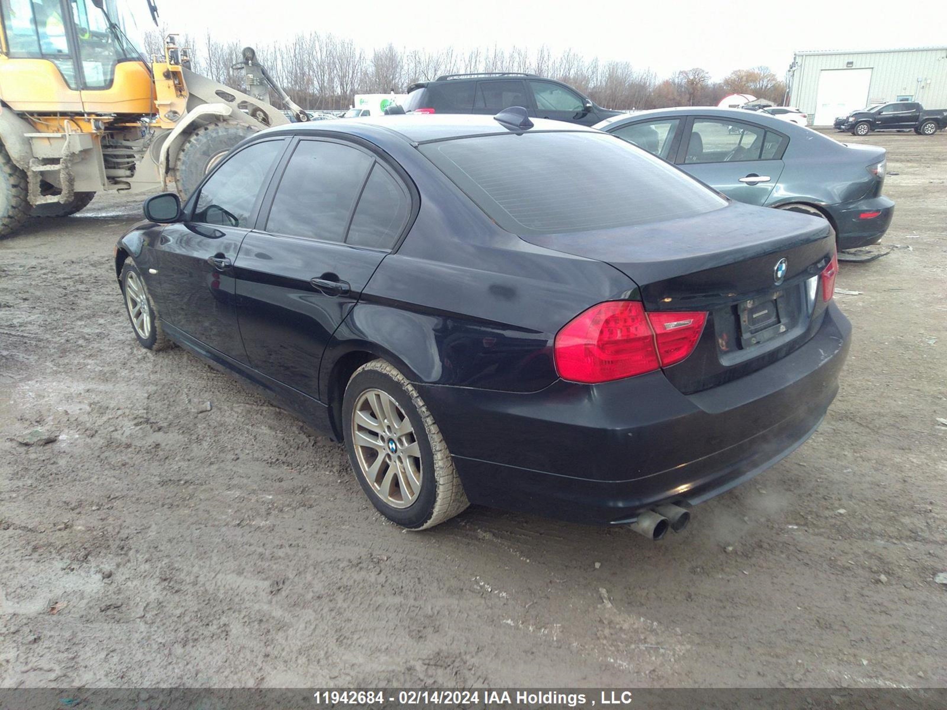 Photo 2 VIN: WBAPG7C55AA641843 - BMW 3ER 