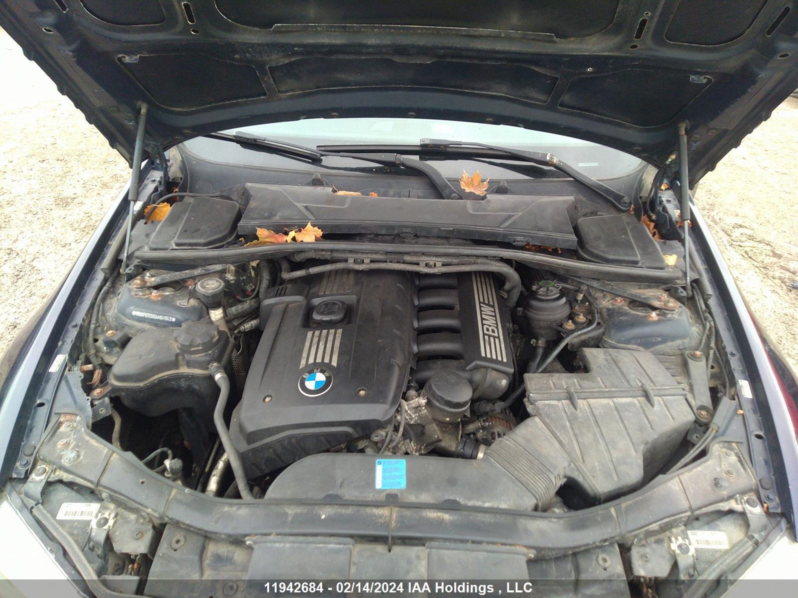 Photo 9 VIN: WBAPG7C55AA641843 - BMW 3ER 