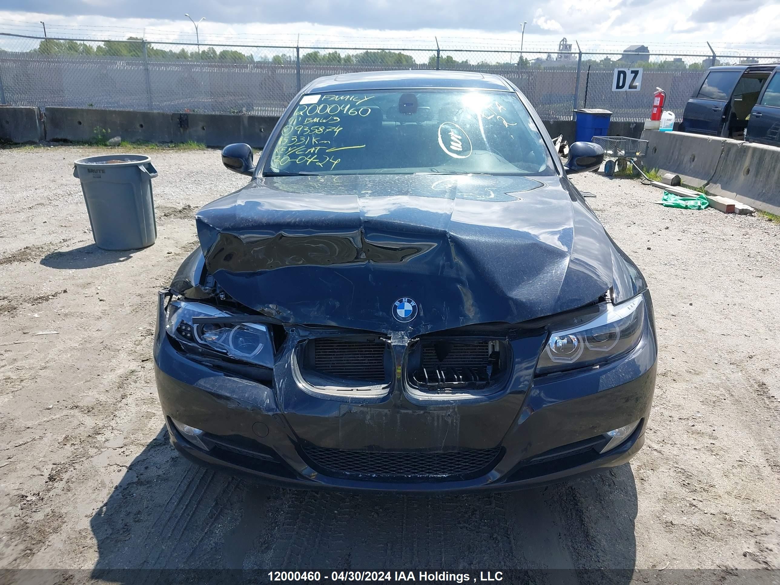 Photo 11 VIN: WBAPG7C55BA935874 - BMW 3ER 