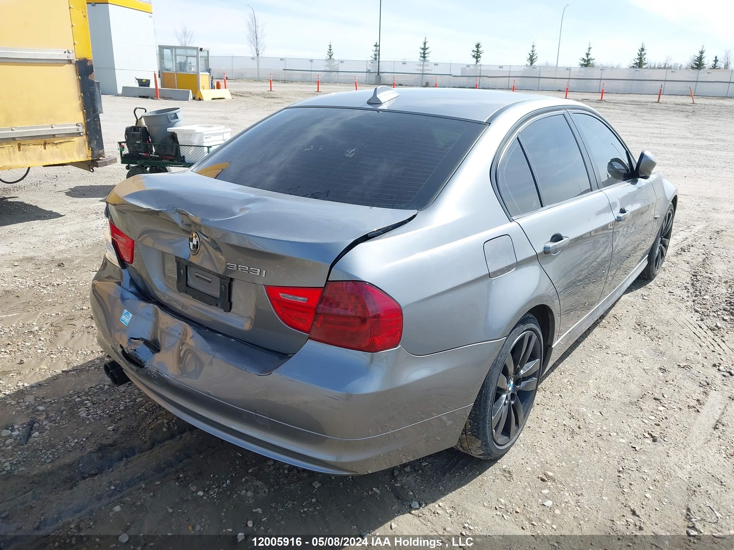 Photo 3 VIN: WBAPG7C56BA936306 - BMW 3ER 