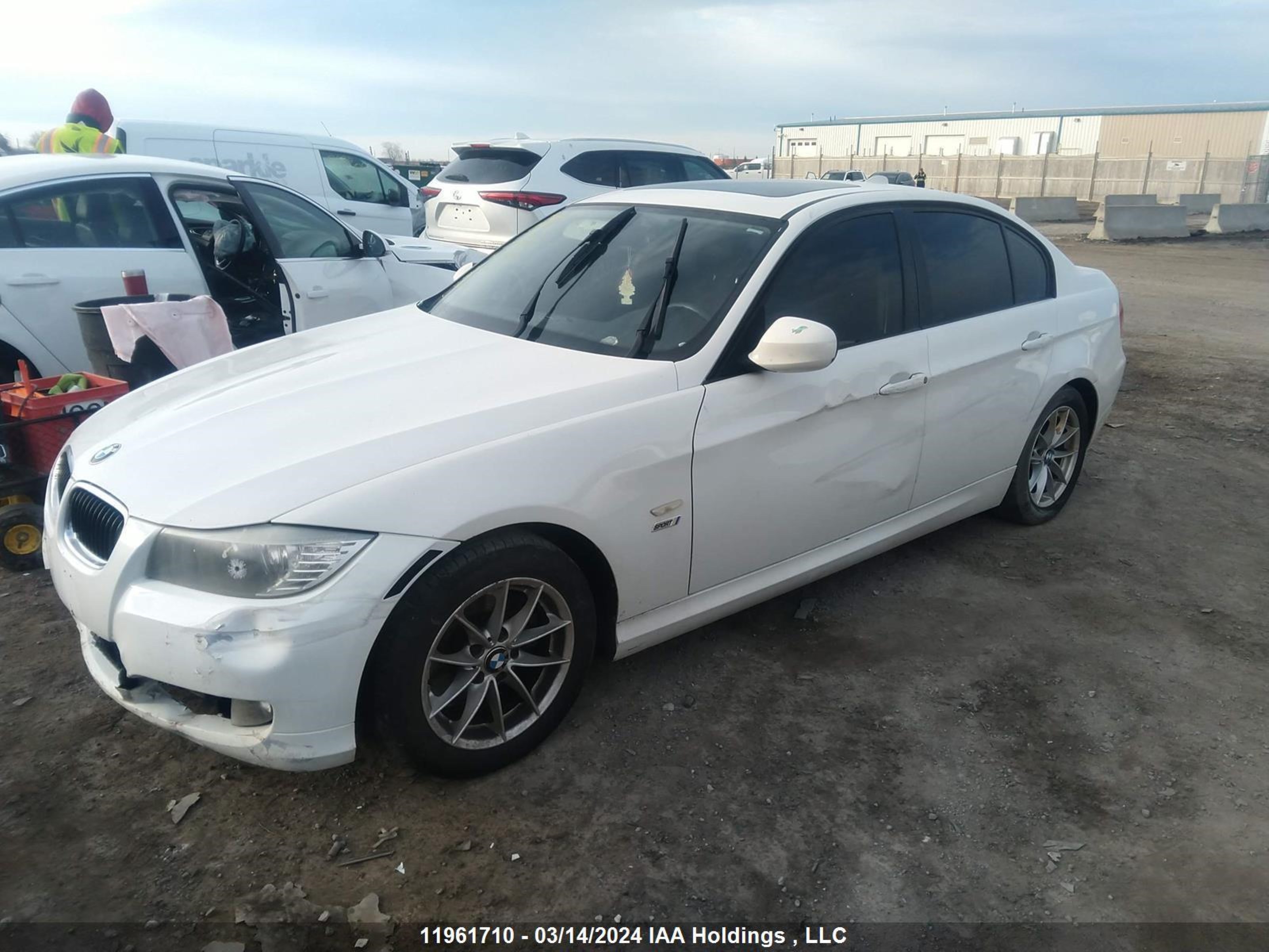 Photo 1 VIN: WBAPG7C57BA795438 - BMW 3ER 