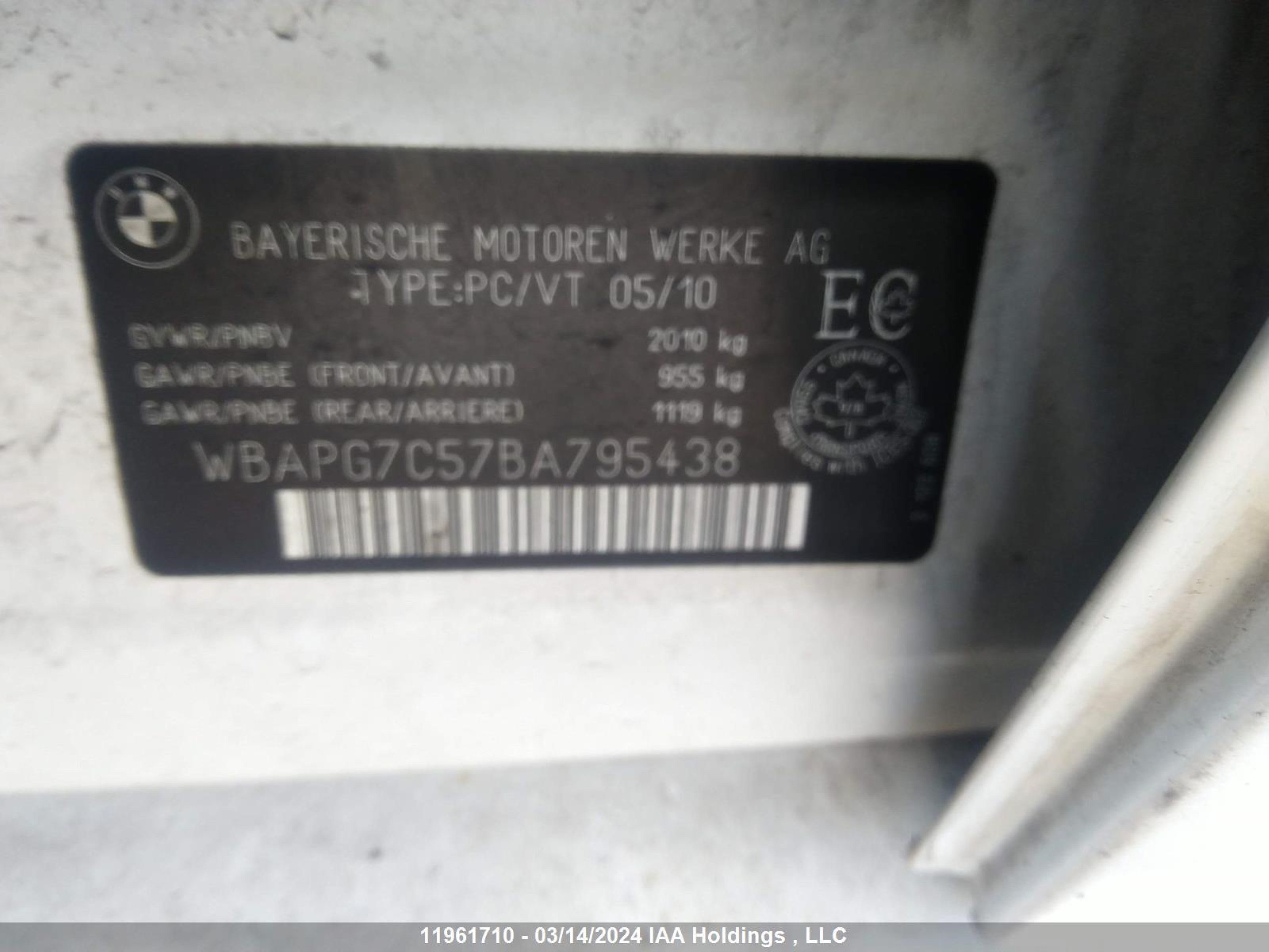 Photo 8 VIN: WBAPG7C57BA795438 - BMW 3ER 