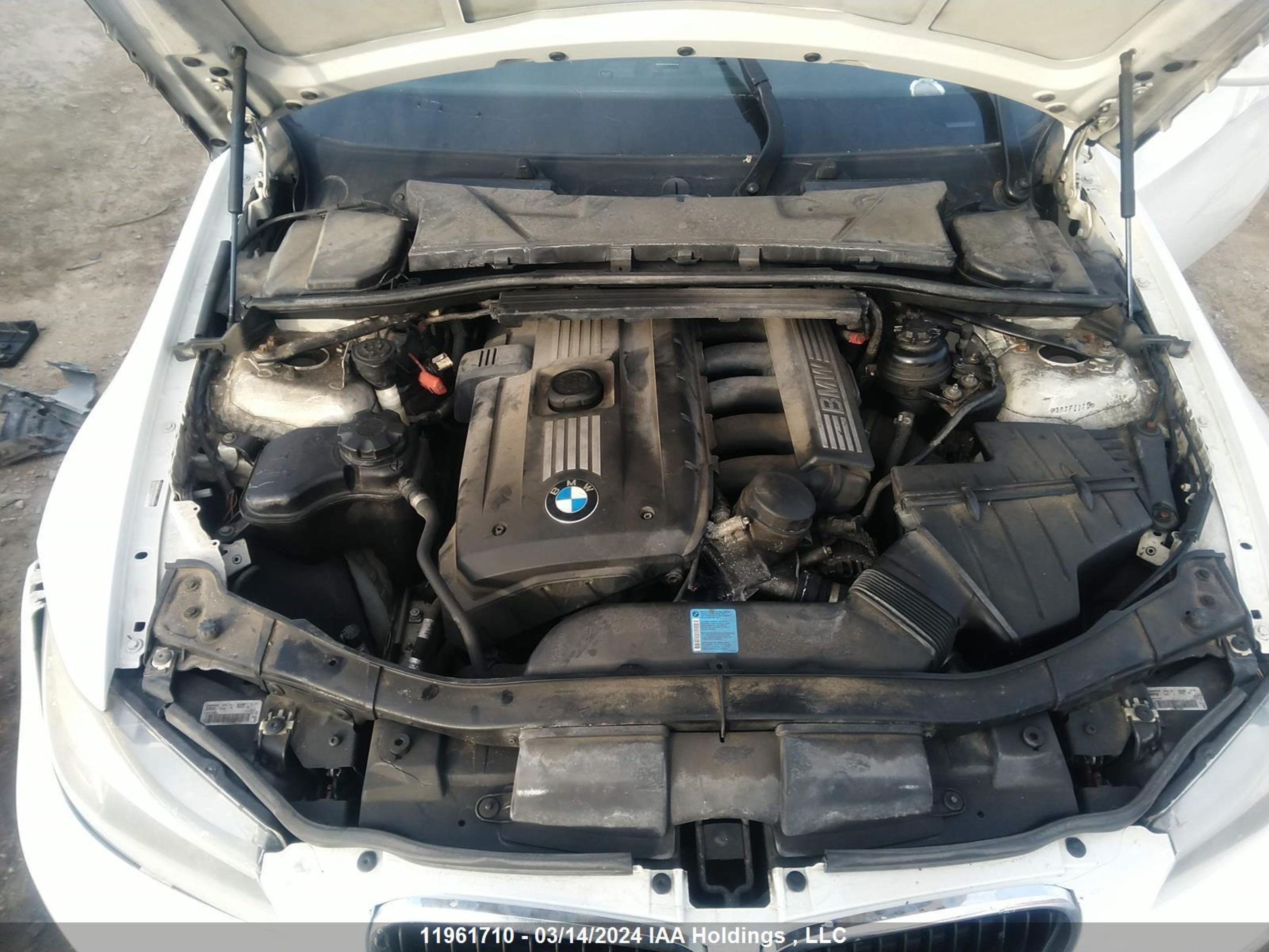 Photo 9 VIN: WBAPG7C57BA795438 - BMW 3ER 