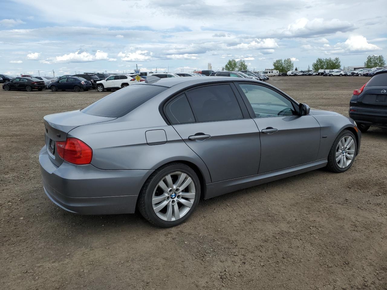 Photo 2 VIN: WBAPG7C59AA641621 - BMW 3ER 