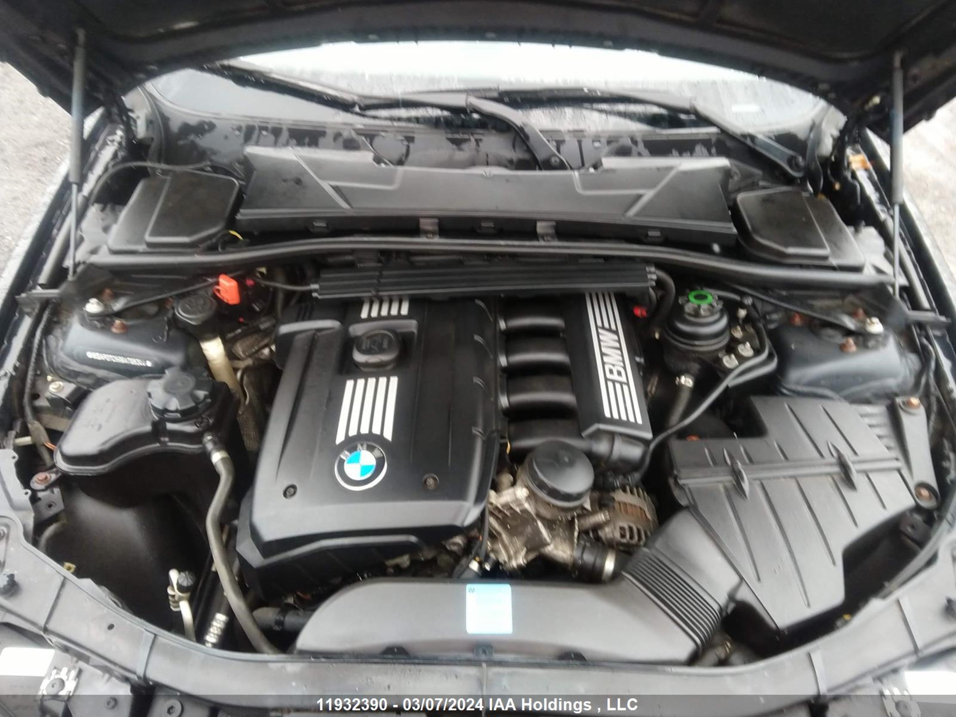 Photo 9 VIN: WBAPG7C59BA795344 - BMW 3ER 