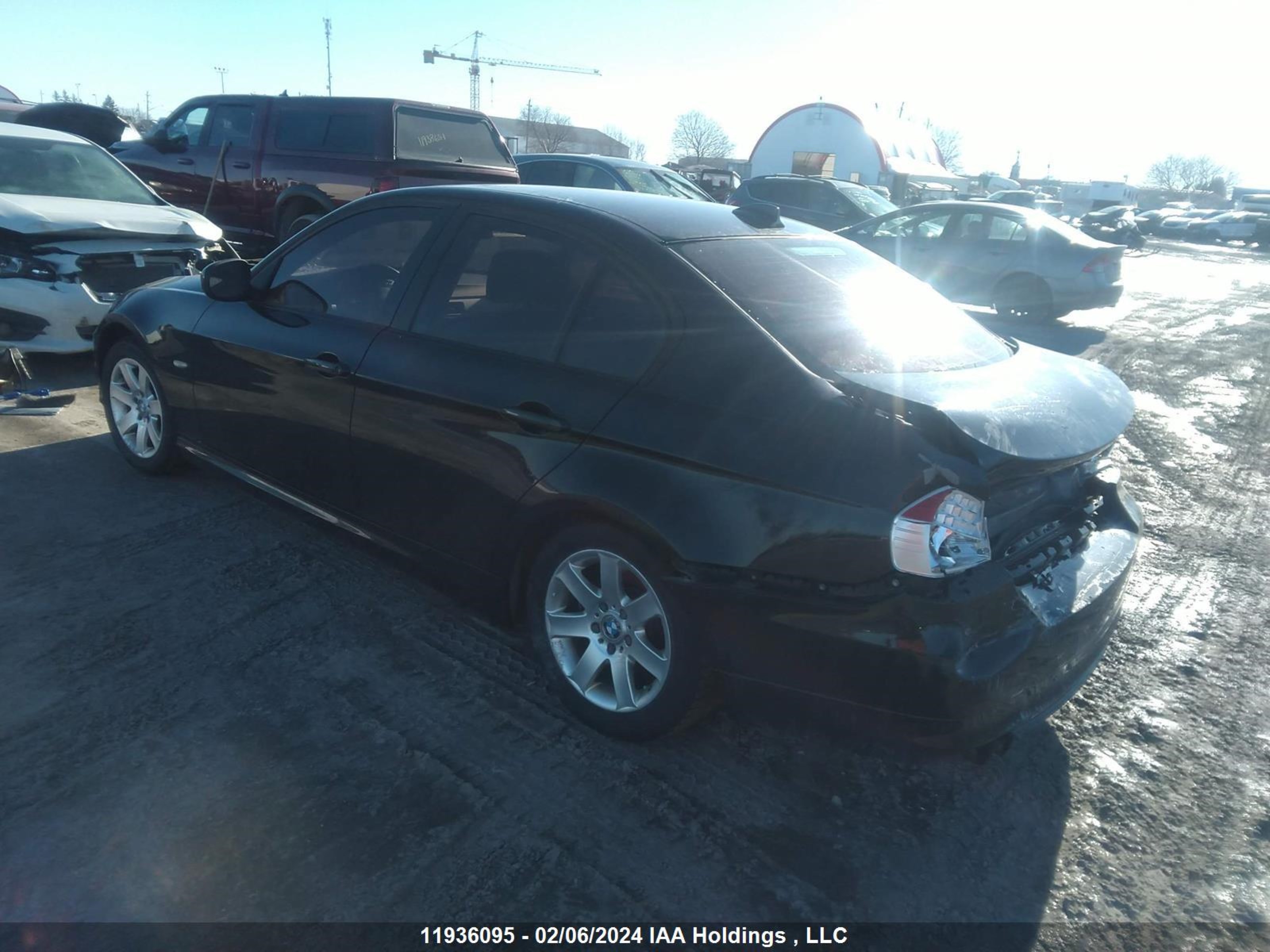 Photo 2 VIN: WBAPG7C5XBA937037 - BMW 3ER 