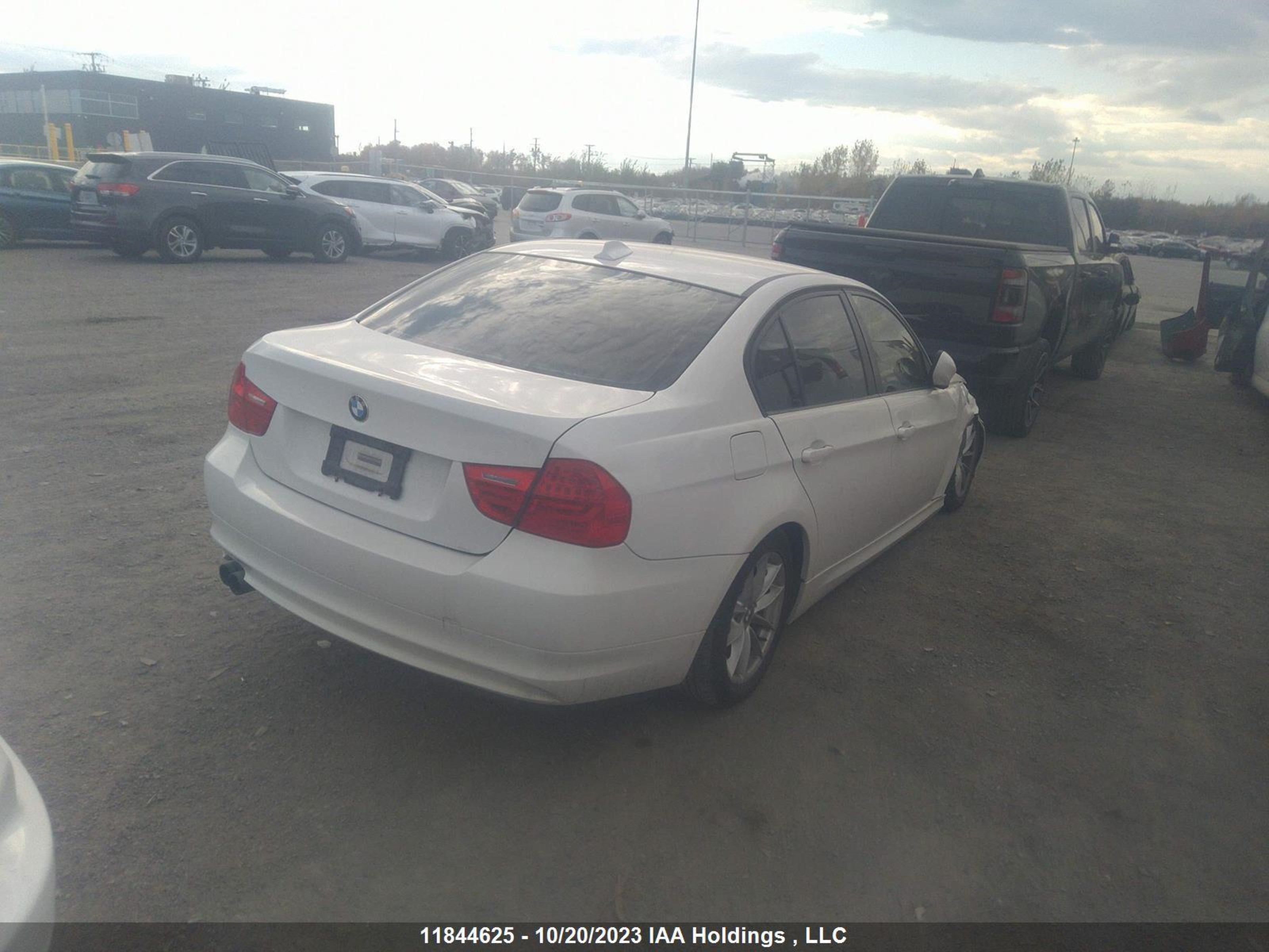 Photo 3 VIN: WBAPG7G50BNN18598 - BMW 3ER 