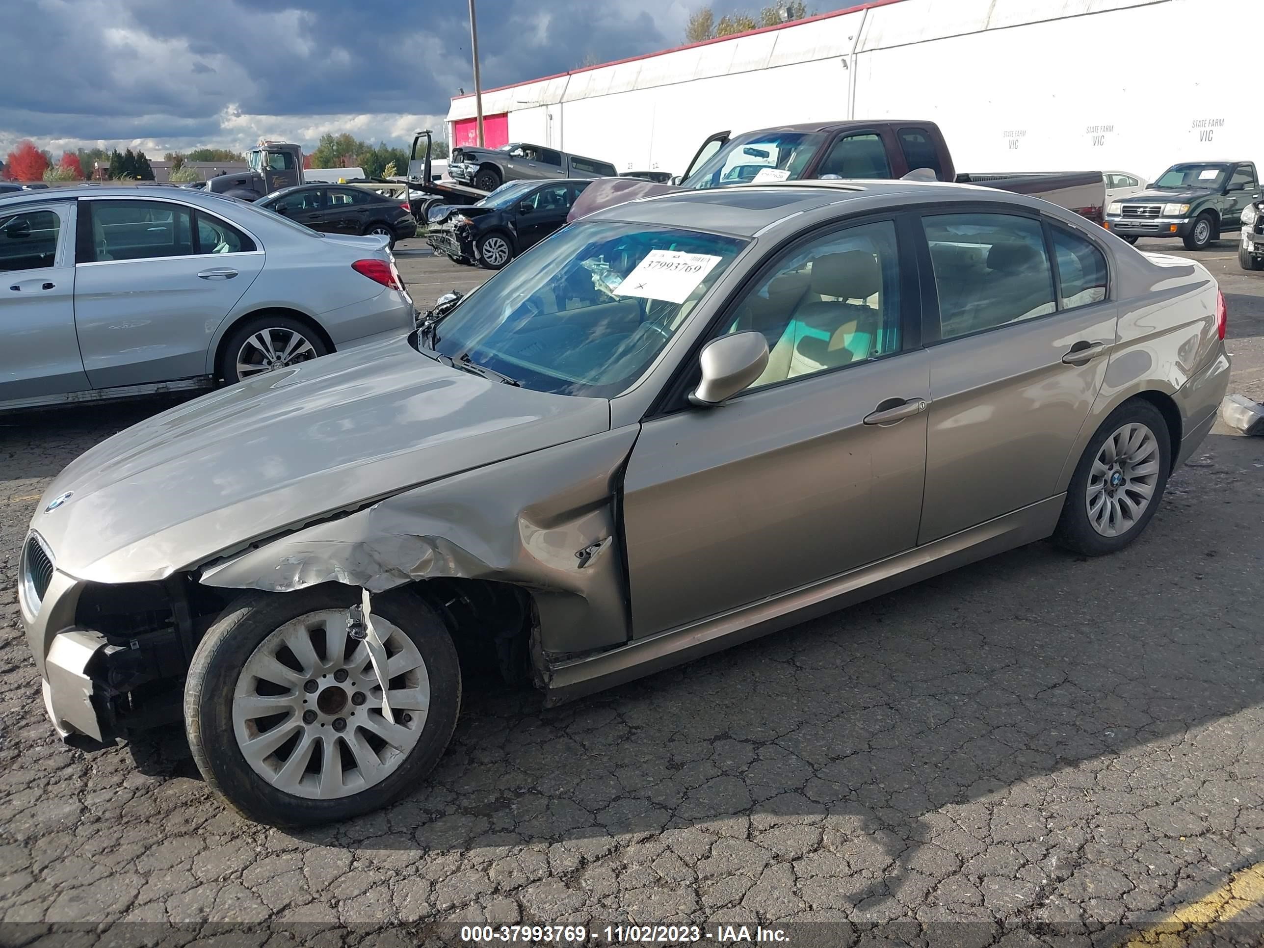 Photo 1 VIN: WBAPH53509A436976 - BMW 3ER 