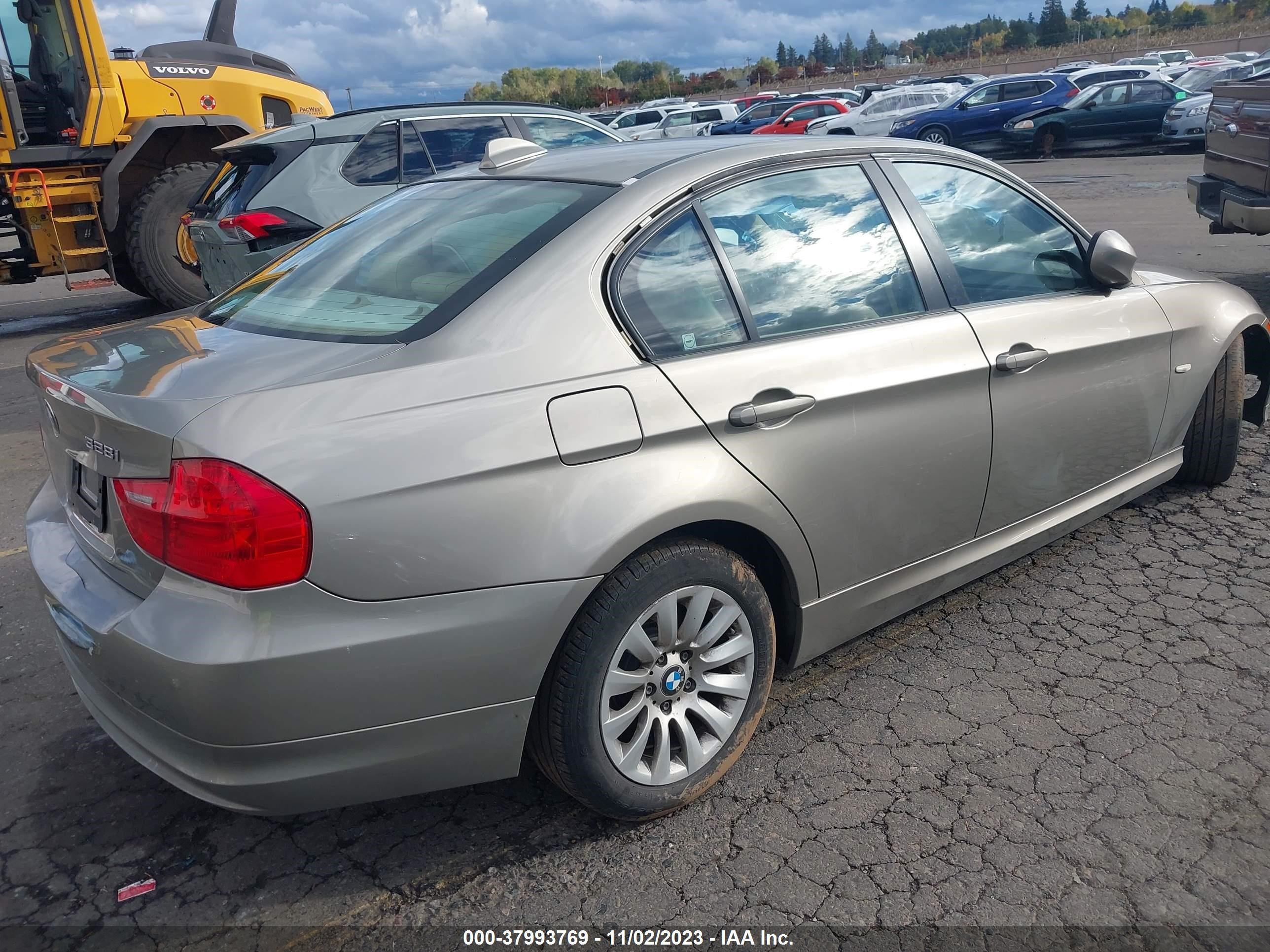 Photo 3 VIN: WBAPH53509A436976 - BMW 3ER 