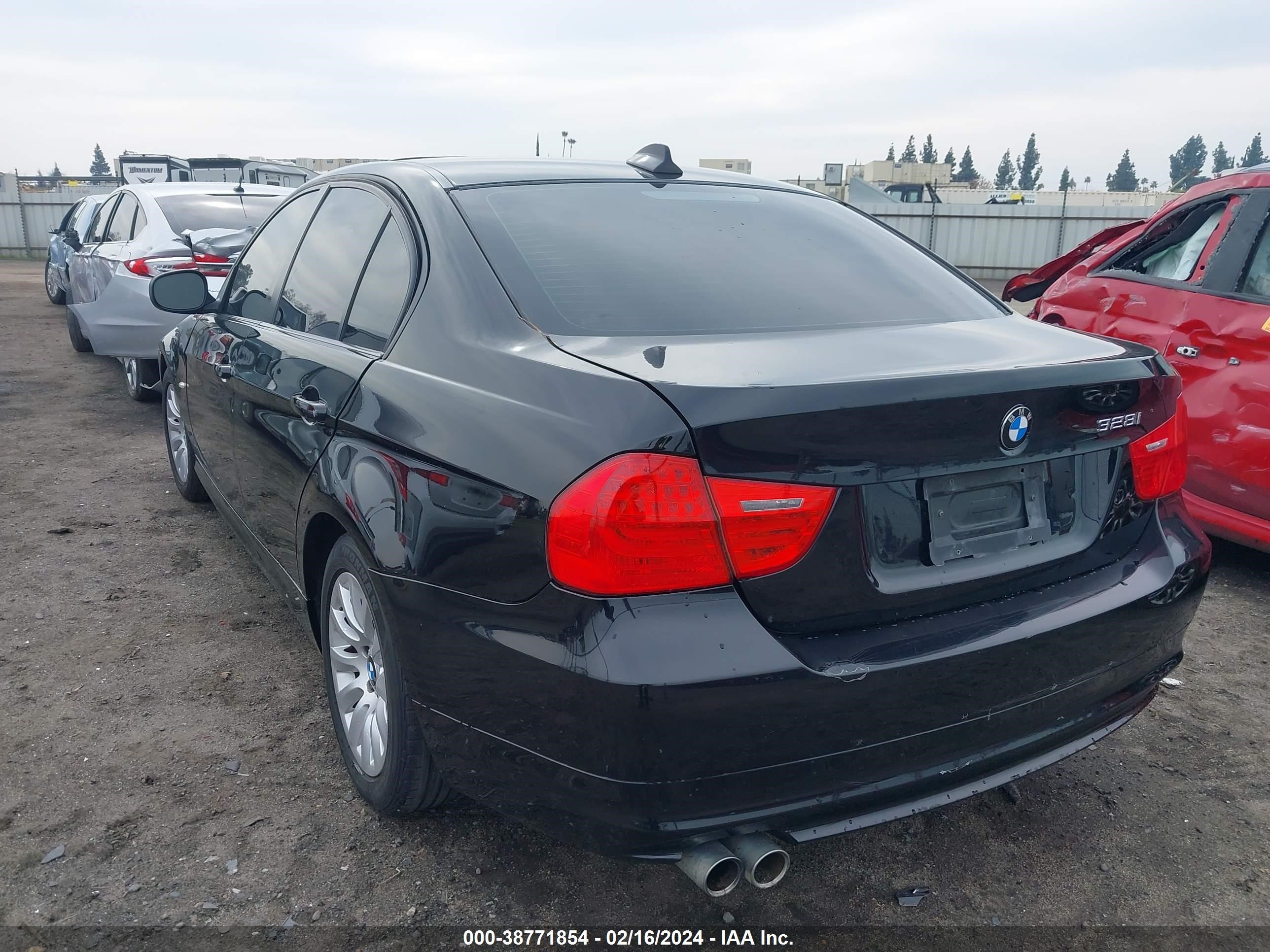 Photo 2 VIN: WBAPH53549A436575 - BMW 3ER 