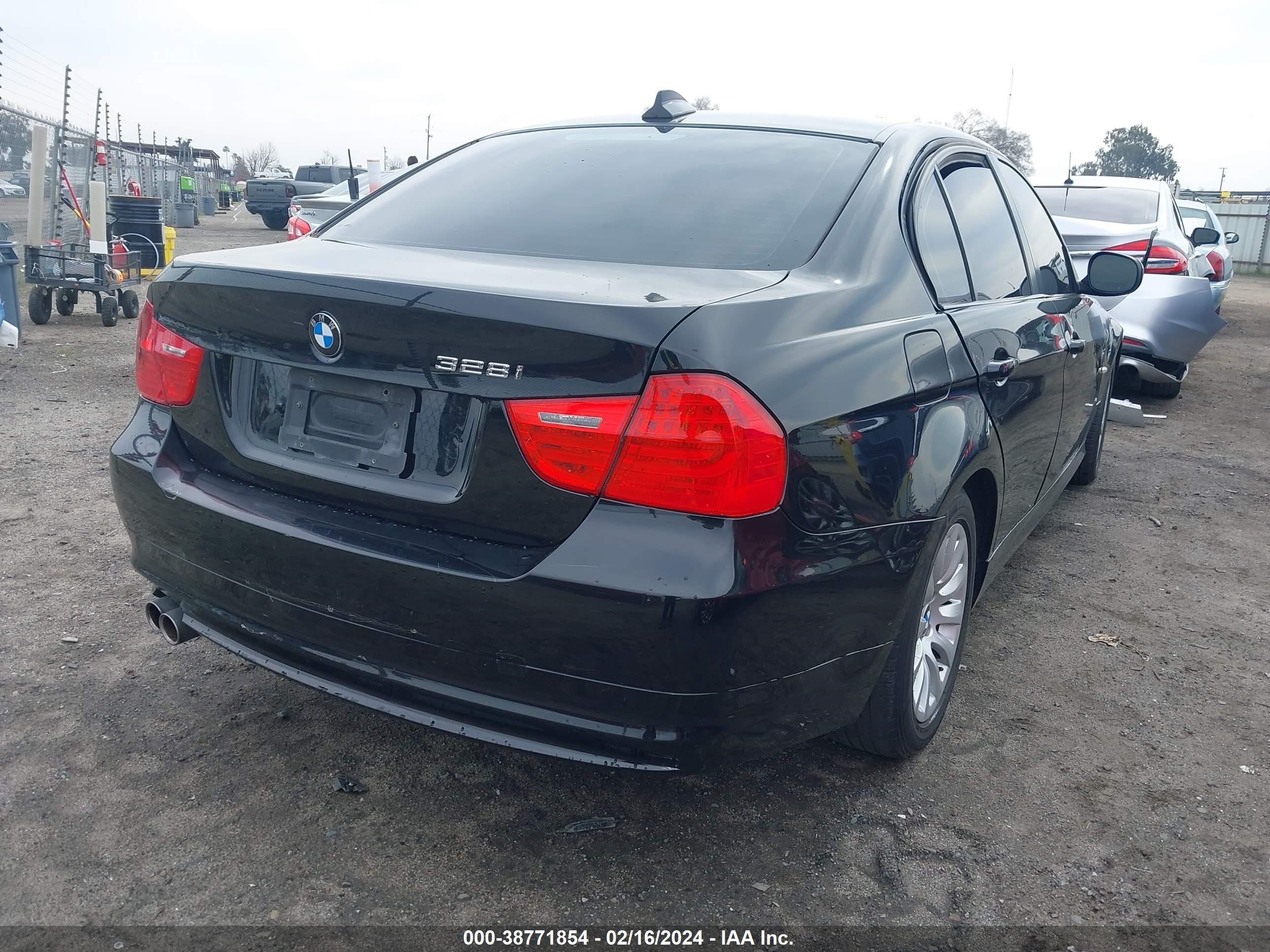 Photo 3 VIN: WBAPH53549A436575 - BMW 3ER 