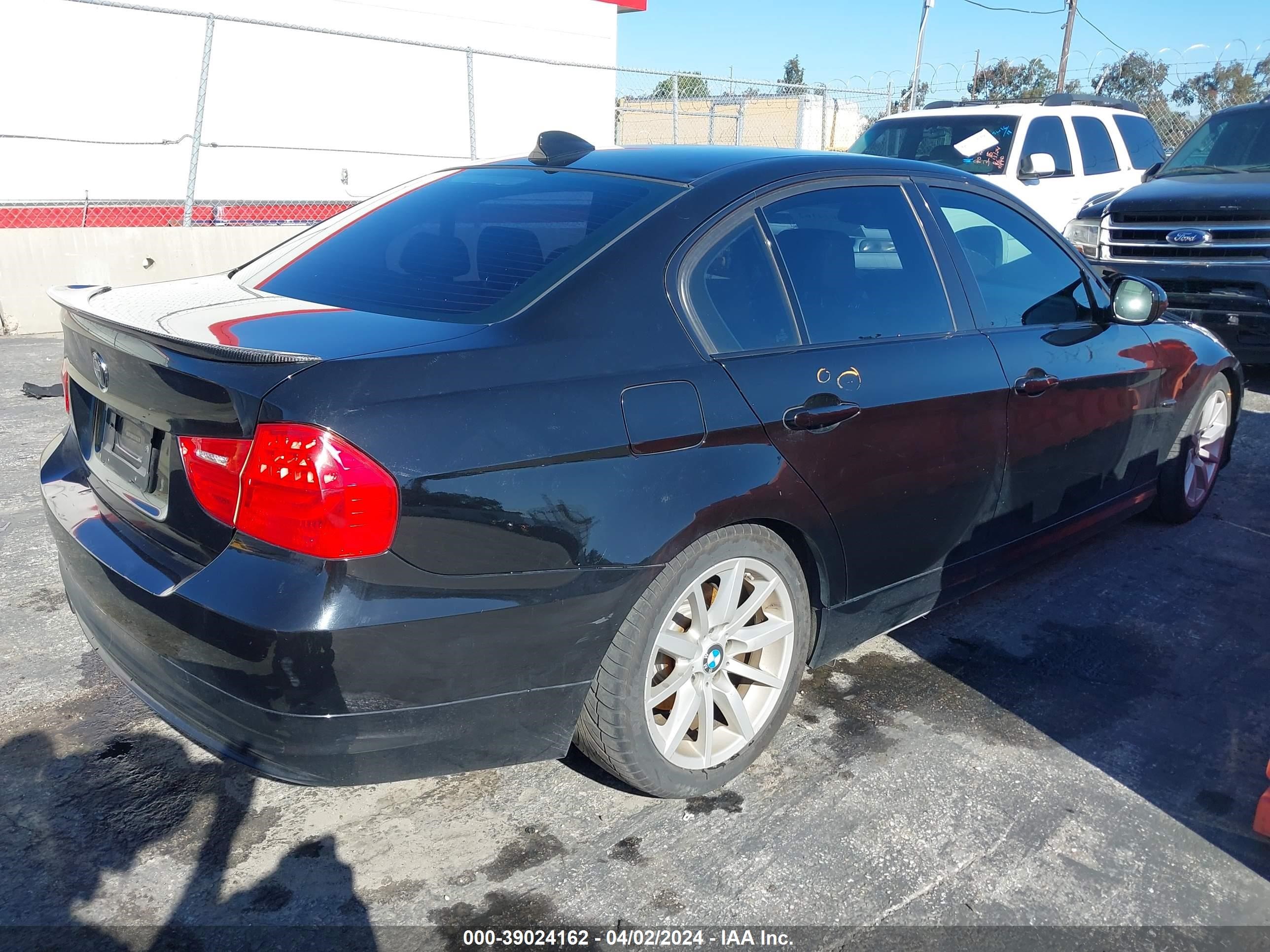 Photo 3 VIN: WBAPH53579A435789 - BMW 3ER 