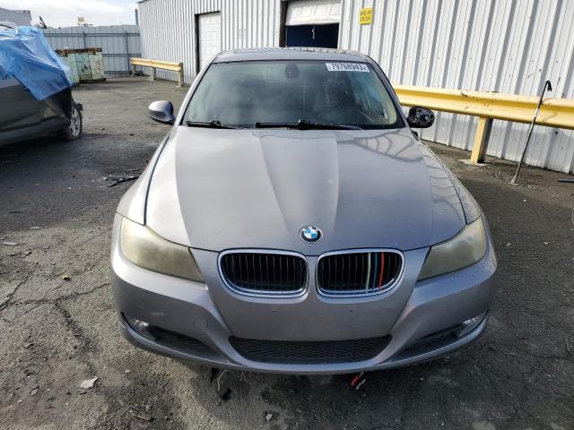 Photo 4 VIN: WBAPH57519NM33037 - BMW 3 SERIES 