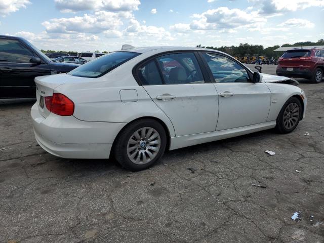 Photo 2 VIN: WBAPH57529NL76542 - BMW 3 SERIES 