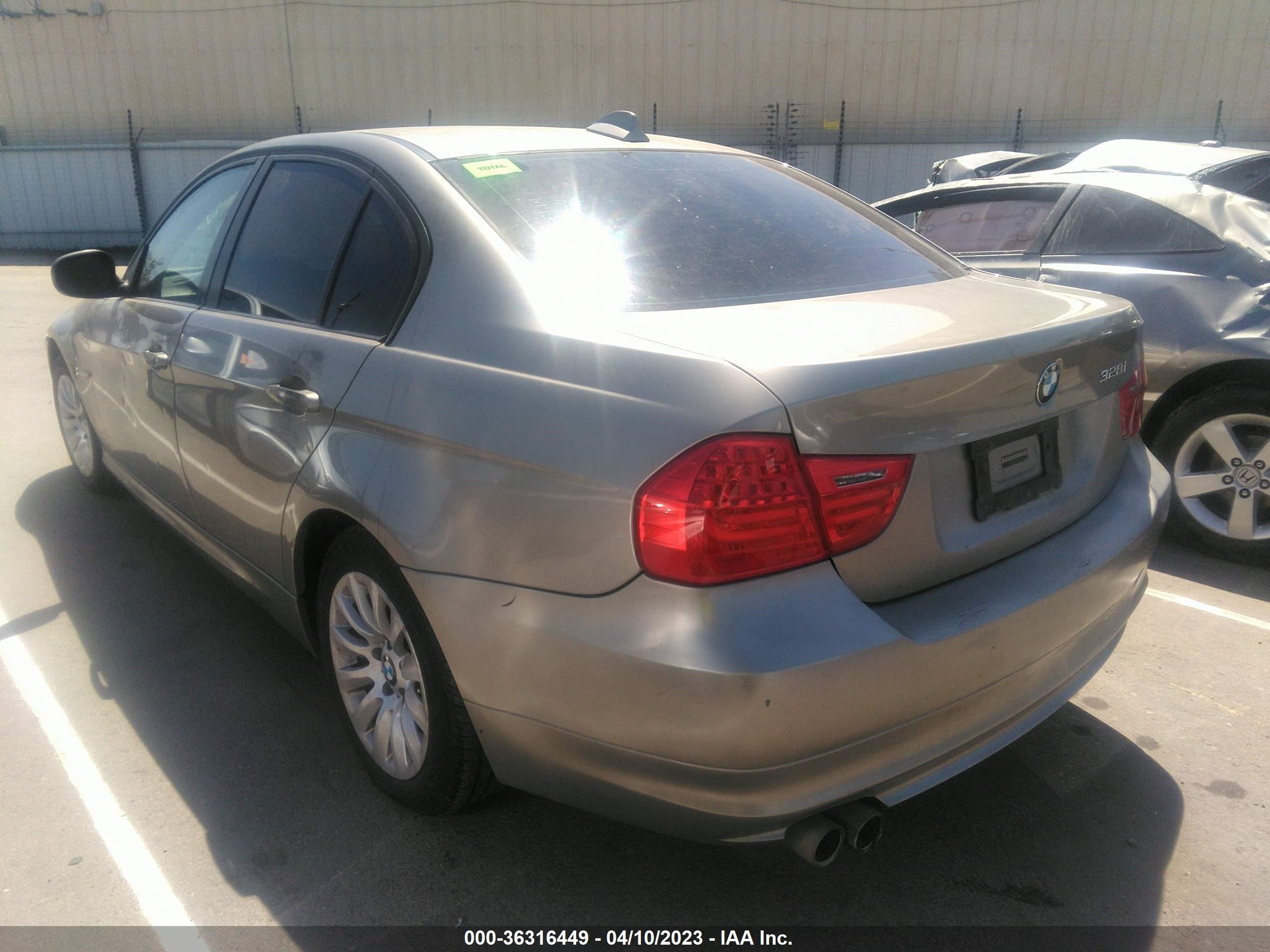 Photo 2 VIN: WBAPH57589NL77579 - BMW 3ER 