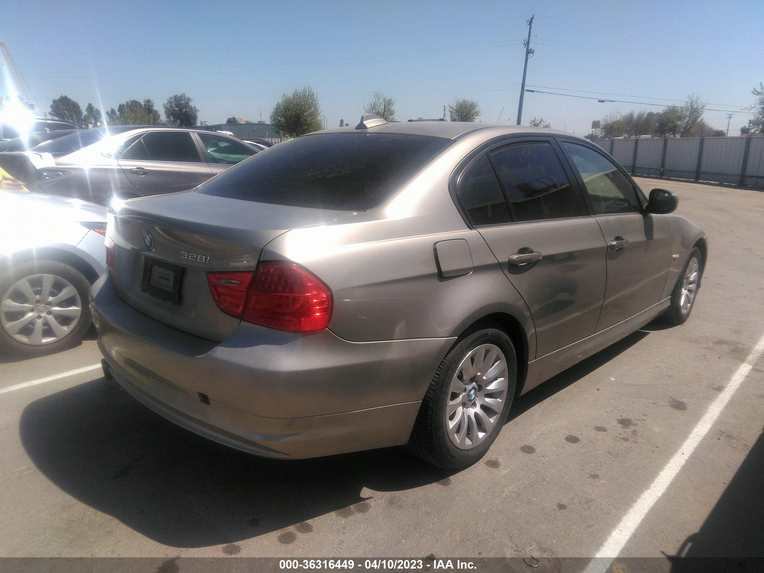 Photo 3 VIN: WBAPH57589NL77579 - BMW 3ER 