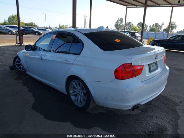 Photo 2 VIN: WBAPH5C50BA440662 - BMW 328 